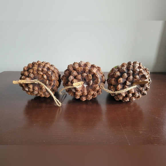 Handmade Decor Sweater Knit Jumbo Pincones, Set of 3 - Picture 4 of 5
